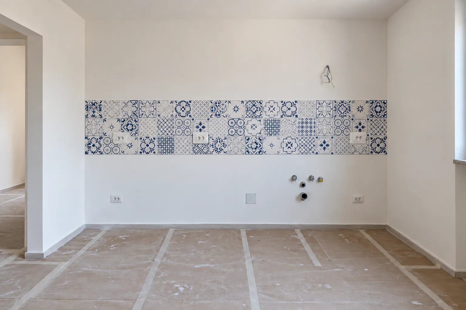 Cucina ristrutturata con impianti idraulici ed elettrici predisposti